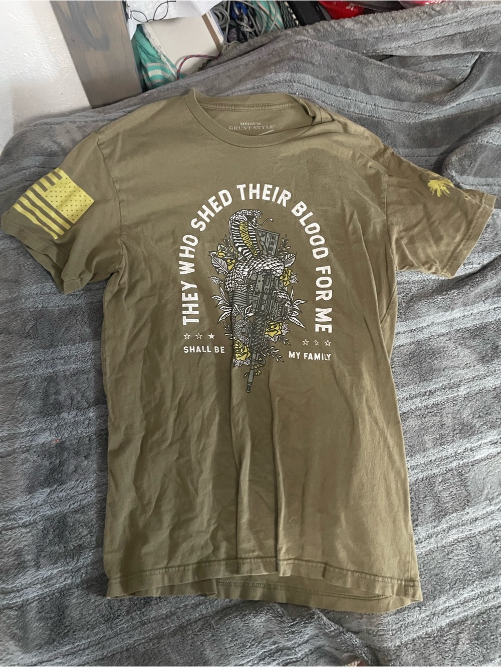 Lot of 12 grunt style mens medium shirts - Picture 3 of 14